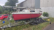 Segelboot mit trailer