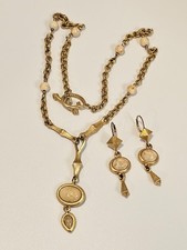 Oscar de la Renta necklace