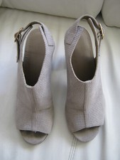 Peeptoes  Slingpumps High Heels 10 cm Zartgrau Wildleder Gr. 37 neuwertig