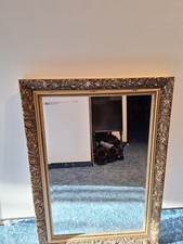 Goldener WANDSPIEGEL mit Zierrahmen