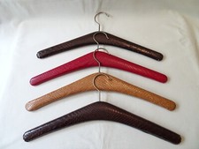 4 alte Kleiderbügel