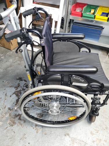 Rollstuhl mit elektr