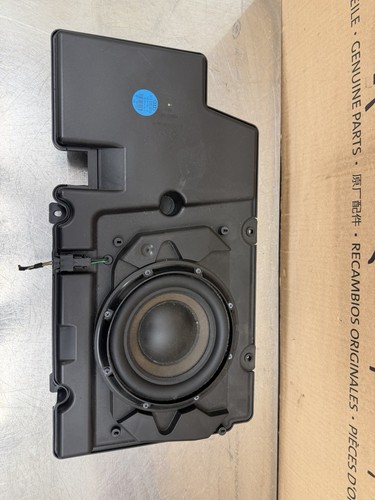 Audi rear subwoofer - audi, a8
