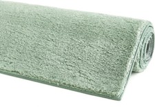 Flauschiger Teppich salbei