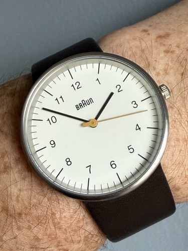 Braun armbanduhr - braun-armbanduhr, im