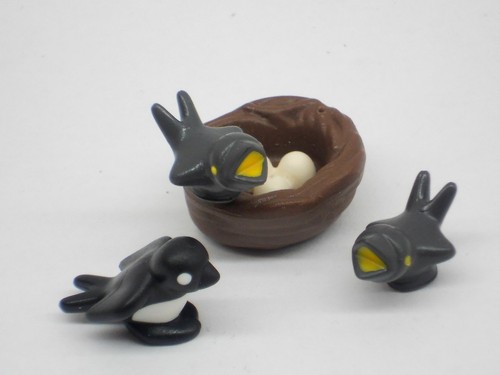 Schwalben familie mit nest - schwalben,
