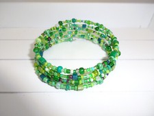 Spiralarmreif grün 2-4 mm Rocailles Memory Wire Handarbeit Dawanda Etsy
