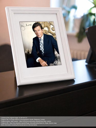 Repro autogramm roger moore - -,