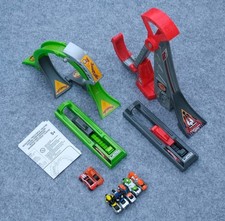Hot Wheels 2 alte seltene stunt sets J3581 & J3655, mit 7 Fahrzeugen Konvolut