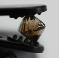 Brauner Rohdiamant Kristall Oktaeder, ca. 2,5 Karat 