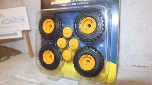 Collections 3200124 in - at,