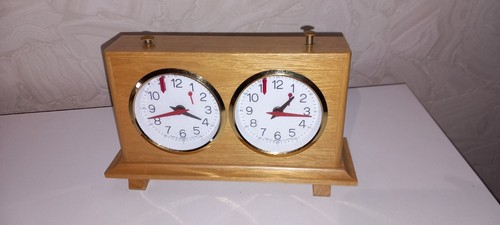 Alte mechanische schachuhr - schachuhr,