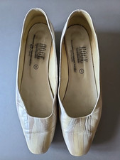 HÖGL Damen Pumps Trend Fashion Gr  9 / 42-43 flach beige silbern, neuwertig