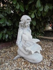 Steinfiguren, Meerjungfrau mit