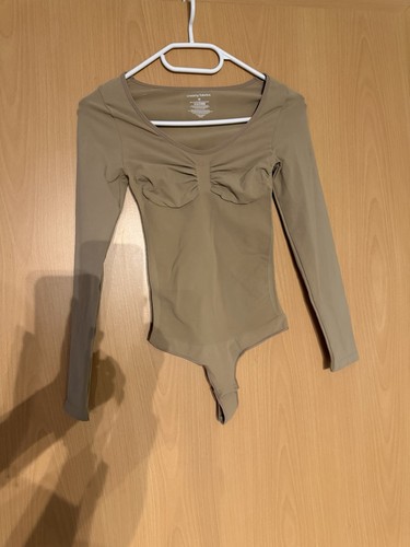 Toller body beige string - string, neu