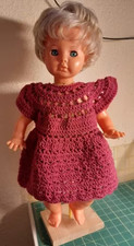 selbst gehäkeltes Puppenkleid