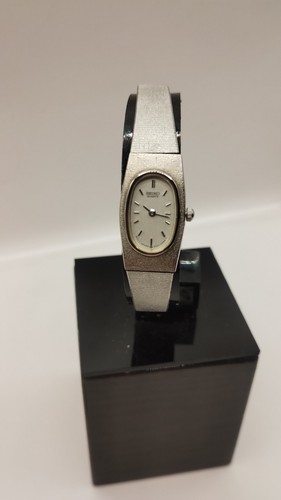 Seiko 1f20 5c90 - seiko, quartz