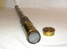 Antikes maritimes FERNROHR , ausziehbar, 19. Jahrht. Messing, Prismen ok, Deckel