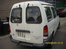 Hecktürflügel R Farbe Weiss 002K Nissan Vanette 2283 cm%3 - 55 kW - 75 PS - 4