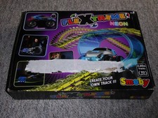 Smoby Flextreme Neon Rennbahn, mit Beleuchtung -ohne Auto-