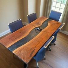 Live edge walnut epoxy - edge,