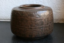 Keramik-Vase dunkelbraun matt 8 cm Rudi Stahl Wabi Sabi Brutalismus