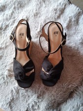 H&M Hohe Sandalen mit Plataue Kork  Absatz Gr. 36 Farbe schwarz