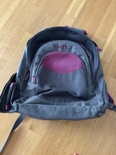 Neuwertiger grauer Schul-Rucksack von DAKINE mit Federmäppchen
