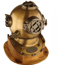 Taucherhelm mit edlem