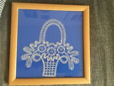 Klöppelspitze Wandschmuck Blumenkörbchen