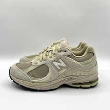 New Balance Men’s 2002R