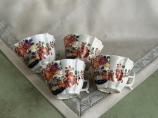 Vier schöne vierpassige