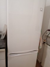 Kühl-und Gefrierkombination. Marke "exquisit". B:53cm H:180cm T:53cm gebraucht. 