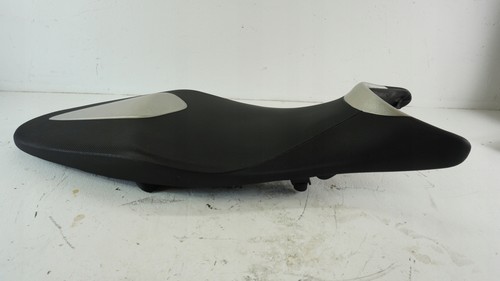 Suzuki sfv 650 gladius - suzuki, sitz