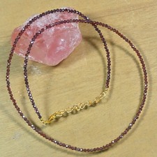 Roter Granat facettiert rund