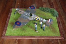 TopGebaut/Built: Supermarine Spitfire MK IIa DioramaRevell 1:32 Royal Air Force.