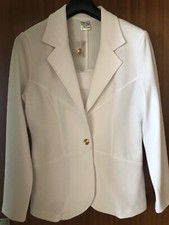 Elegantes Kostüm Weiß