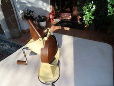 Alte Küchenmaschine, Küchenreibe, fünf verschiedene Scheiben zum Einsetzen