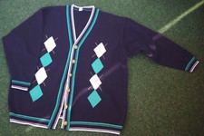 Strickjacke Dunkelblau mit 5