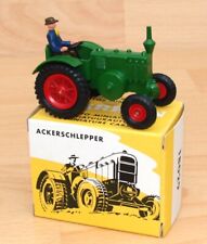 neuwertiger Märklin 18029 Traktor / Ackerschlepper in OVP.