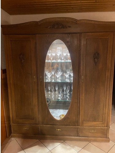 Wohnzimmerschrank antik massiv