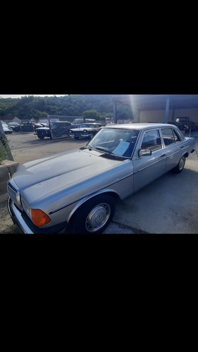 Oldtimer mercedes 123 - oldtimer, 2,0