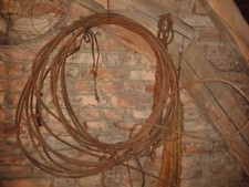 altes Stahlseil ca. 15 - 20 m, Stärke ca. 10-12 mm, vom Heuaufzug?