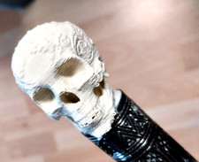 Schöner alter Spazierstock, Flanierstock mit Totenkopf-Knauf