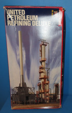 Walthers /Cornerstone  H0 -United Petroleum Raffinerie --ungebaut in OvP #B808