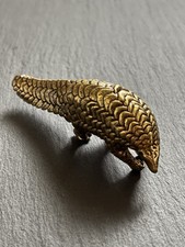 Schuppentier aus Messing |