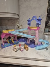 Fisher Price Little People Klip Klop Schloss Stall mit Disney Princess Figuren