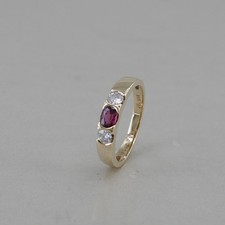RING 585/14k Gelbgold, Rubin
