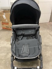 Kinderwagen mit Babyschale