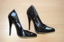 Schwarze klassische High Heels Lackleder Gr. 40 11,5cm Absatz Sexy Gothic Pumps